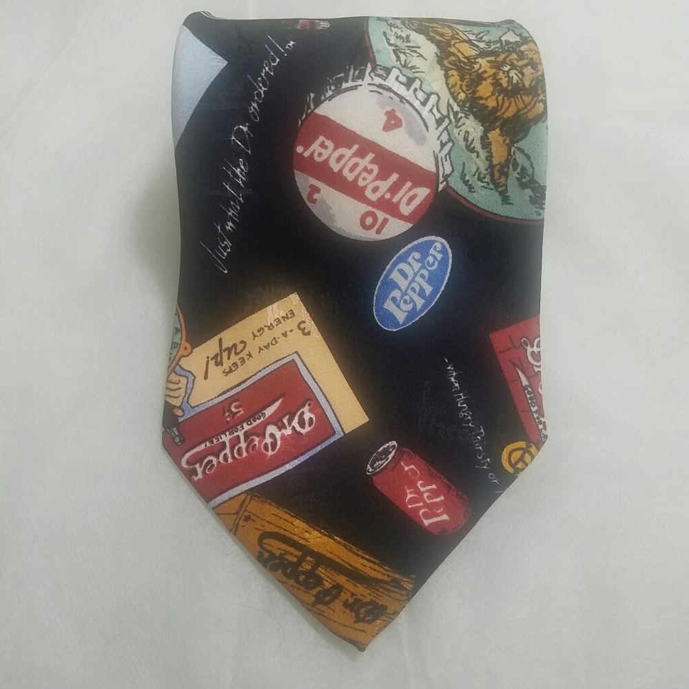 Mens vintage Nicole Miller Tie